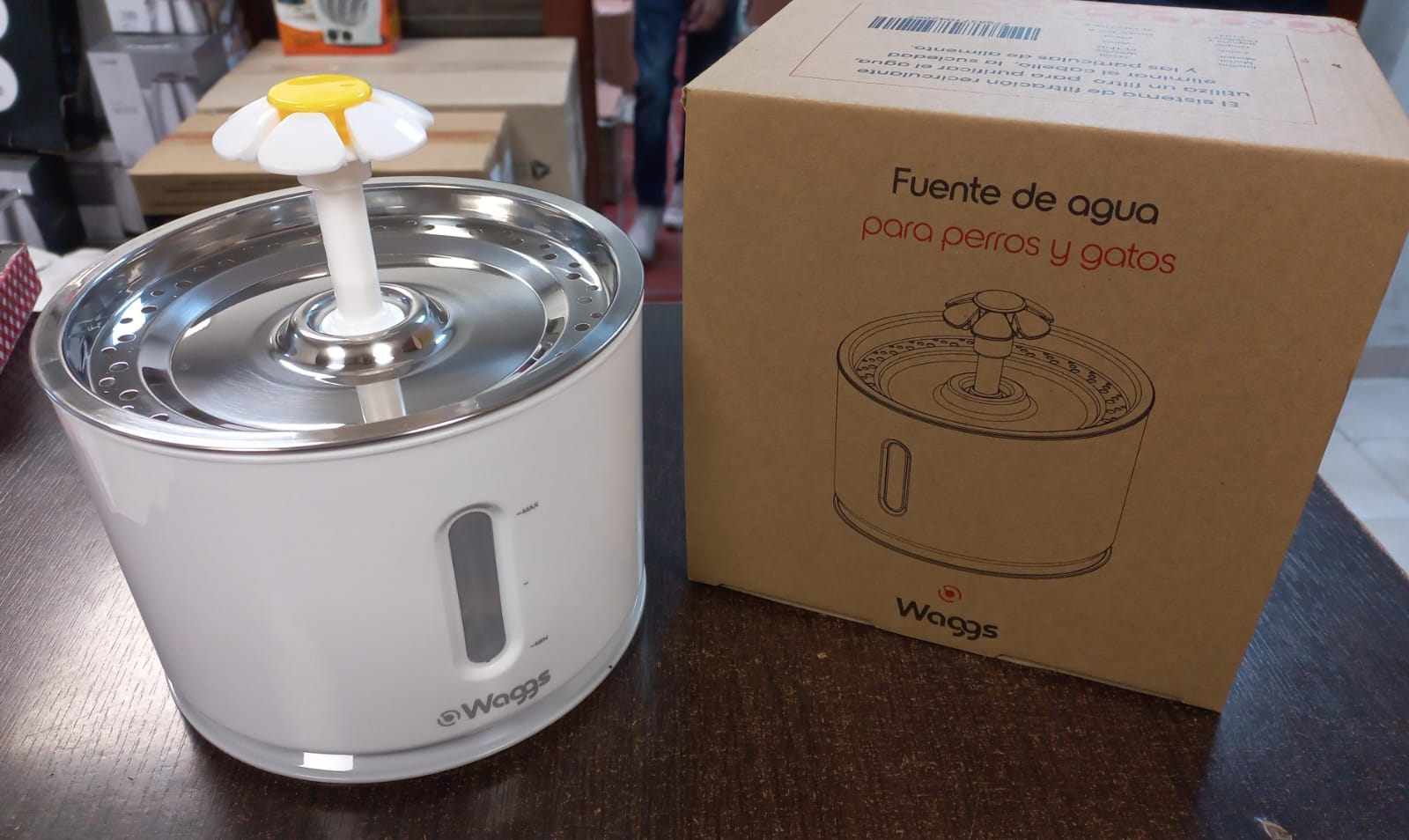 fuente de agua- bebedero- para mascotas waggs petf02 recirculante 2,4 litros - Imagen 2