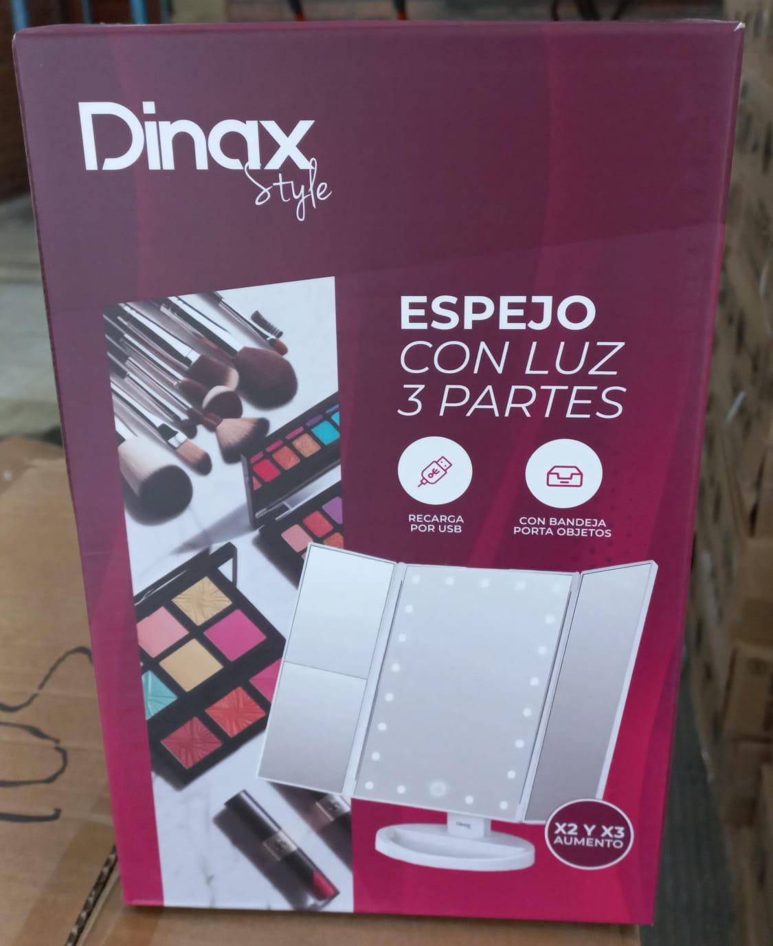 ESPEJO TRIPLE CON LUZ LED DINAX DXESPLU3P sin caja
