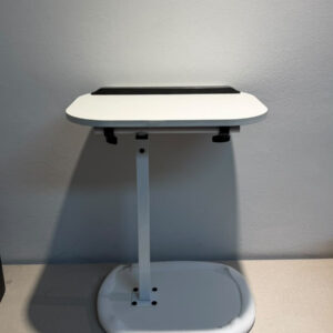 MESA PARA NOTEBOOK 40×30 AJUSTABLE Y GIRATORIA