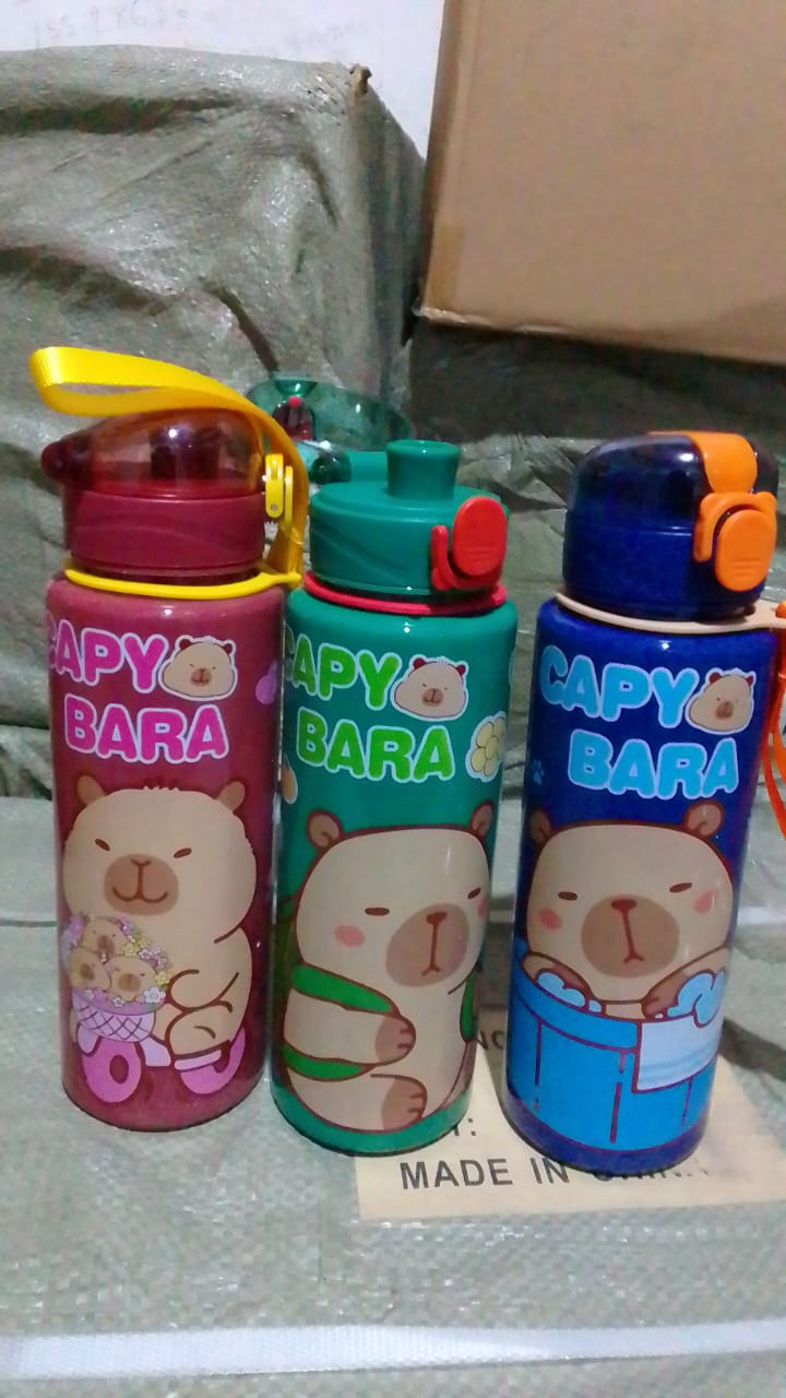 botella capibara 700 ml colores